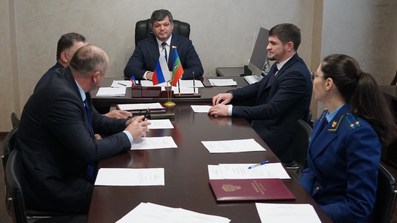 В преддверии XXI сессии Народного Собрания КЧР в нескольких парламентских Комитетах прошли заседания В преддверии XXI сессии Народного Собрания КЧР в нескольких парламентских Комитетах прошли заседания