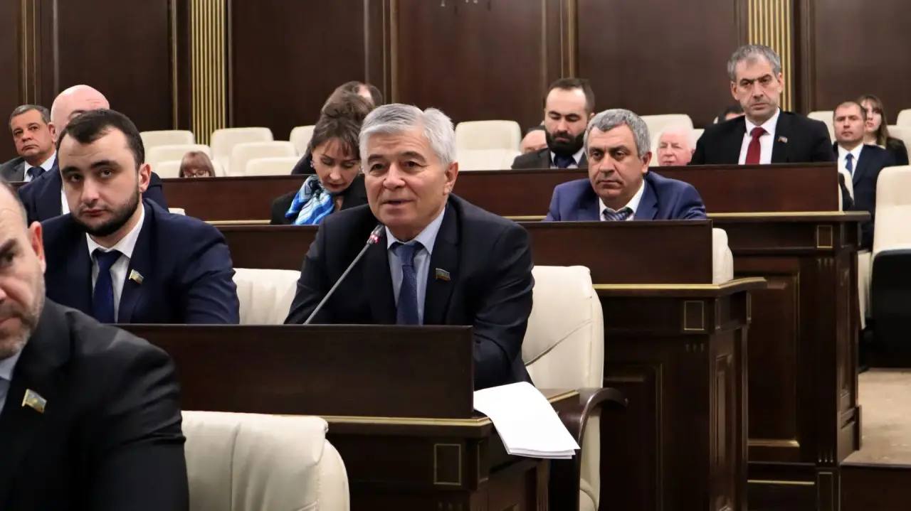 Министр внутренних дел по Карачаево-Черкесии Владимир Нефедов отчитался перед Парламентом КЧР о деятельности республиканского МВД в 2025 году Министр внутренних дел по Карачаево-Черкесии Владимир Нефедов отчитался перед Парламентом КЧР о деятельности республиканского МВД в 2025 году