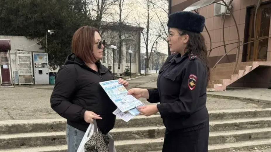 В Карачаево-Черкесии сотрудники Госавтоинспекции провели акцию «Везу ребенка безопасно!» В Карачаево-Черкесии сотрудники Госавтоинспекции провели акцию «Везу ребенка безопасно!»