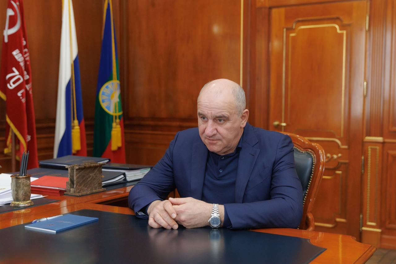 Глава Карачаево-Черкесии Рашид Темрезов провёл рабочую встречу с руководителем Управления Федеральной службы судебных приставов по КЧР – главным судебным приставом КЧР Рамазаном Урусовым Глава Карачаево-Черкесии Рашид Темрезов провёл рабочую встречу с руководителем Управления Федеральной службы судебных приставов по КЧР – главным судебным приставом КЧР Рамазаном Урусовым