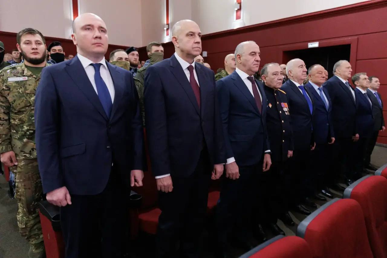 Рашид Темрезов: Добрый день! Принял участие в торжественном мероприятии, посвященном 10-летию образования Федеральной службы войск национальной гвардии России и 215-ой годовщине образования войск правопорядка Рашид Темрезов: Добрый день! Принял участие в торжественном мероприятии, посвященном 10-летию образования Федеральной службы войск национальной гвардии России и 215-ой годовщине образования войск правопорядка