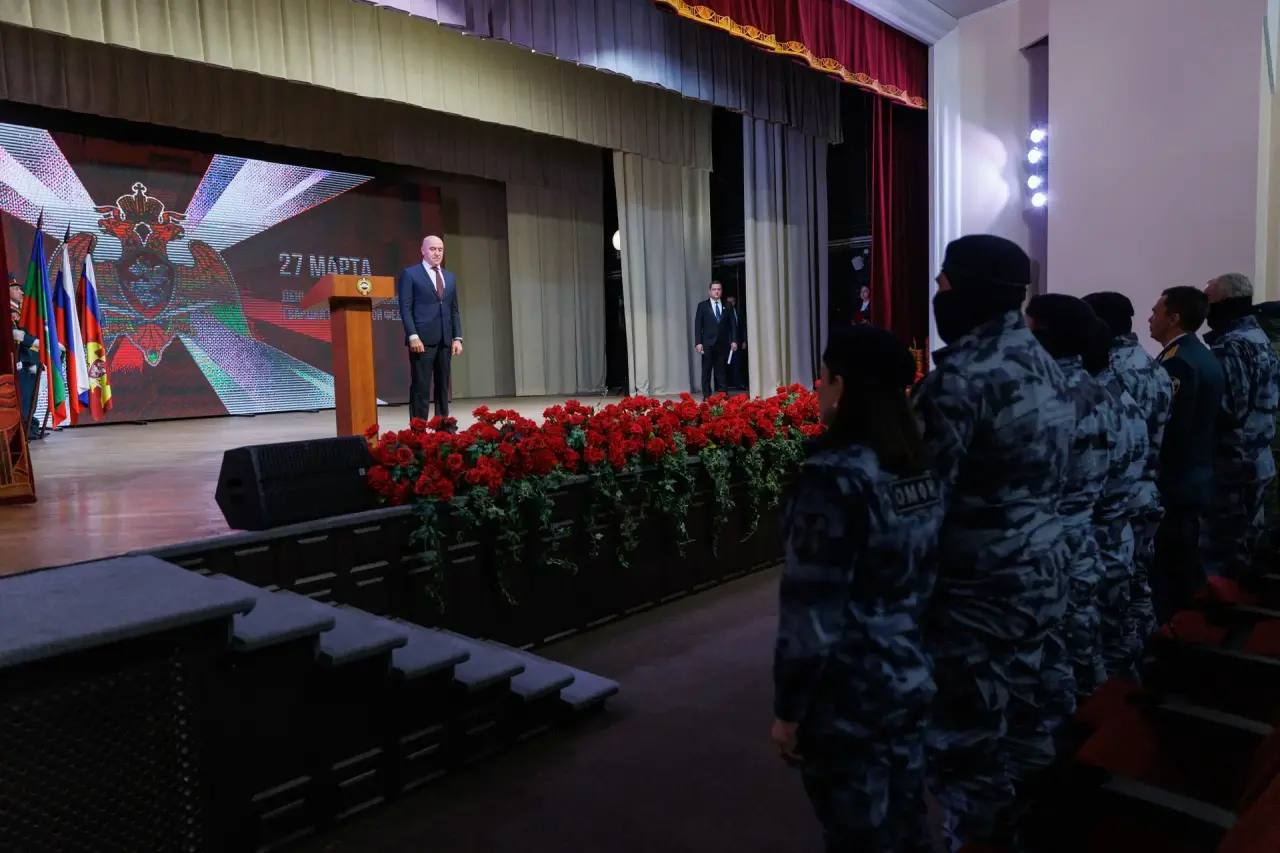 Рашид Темрезов: Добрый день! Принял участие в торжественном мероприятии, посвященном 10-летию образования Федеральной службы войск национальной гвардии России и 215-ой годовщине образования войск правопорядка Рашид Темрезов: Добрый день! Принял участие в торжественном мероприятии, посвященном 10-летию образования Федеральной службы войск национальной гвардии России и 215-ой годовщине образования войск правопорядка