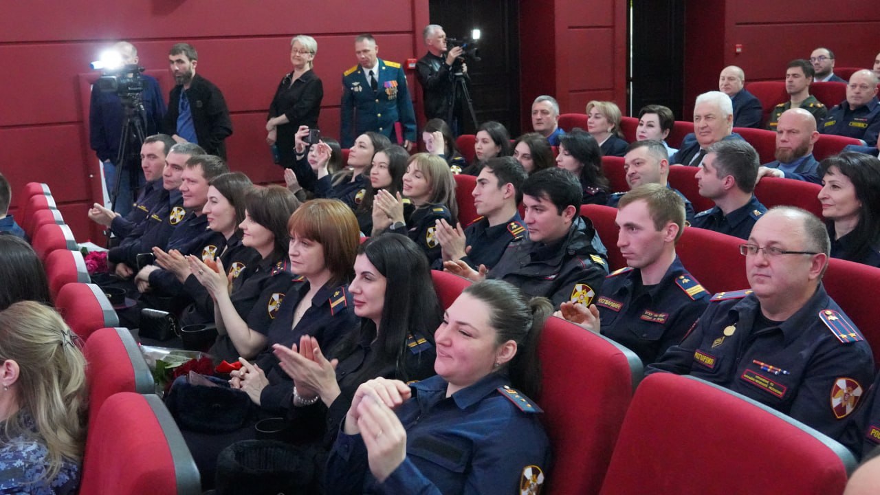 Росгвардейцев Карачаево-Черкесии поздравили с 10-летием со дня образования структуры Росгвардейцев Карачаево-Черкесии поздравили с 10-летием со дня образования структуры