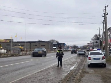 В рамках профилактического мероприятия «Трезвый водитель» сотрудники Госавтоинспекции Отдела МВЛ России по Прикубанскому району провели на территории обслуживания профилактическую акцию
