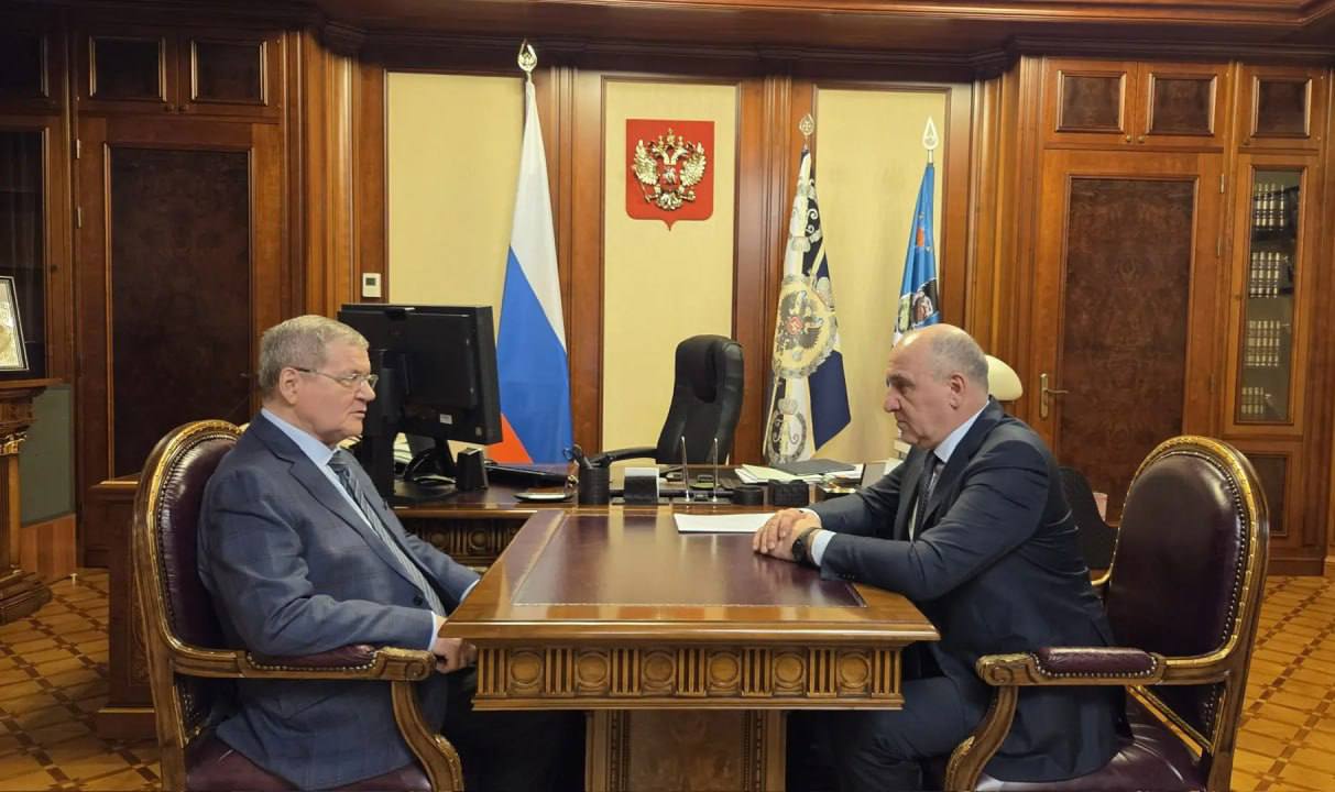 Рашид Темрезов: В рамках двусторонней встречи с полномочным представителем Президента России в СКФО Юрием Чайкой обсудили актуальные вопросы социально-экономического развития Карачаево-Черкесии