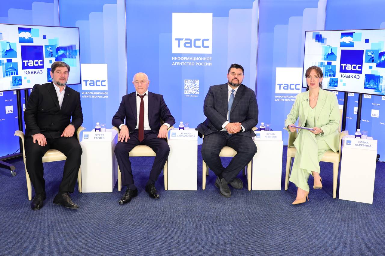 #Прямосейчас Региональный информационный центр "ТАСС Кавказ" в Пятигорске проводит пресс-конференцию, посвященную Дню работника культуры в Карачаево-Черкесской Республике (КЧР)