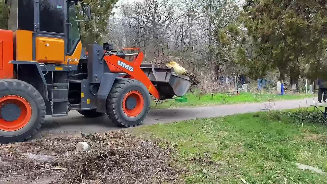 От слов к делу: в Черкесске провели первый в этом году субботник