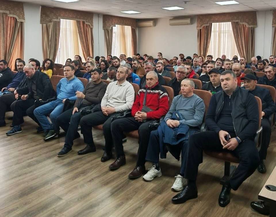 Лекторы российского общества "Знание" провели в Карачаево-Черкесии серию встреч, посвященных вопросам воспитания молодежи и укрепления традиционных духовно-нравственных ценностей Лекторы российского общества "Знание" провели в Карачаево-Черкесии серию встреч, посвященных вопросам воспитания молодежи и укрепления традиционных духовно-нравственных ценностей