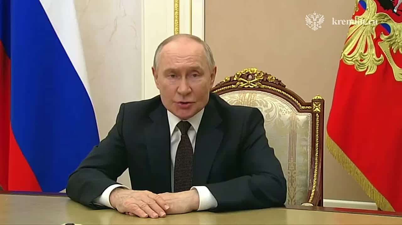 Президент России Владимир Путин поздравил бойцов Росгвардии с профессиональным праздником