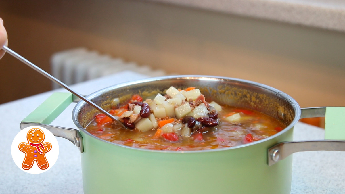 Сытный мясной суп за полчаса: быстрый рецепт