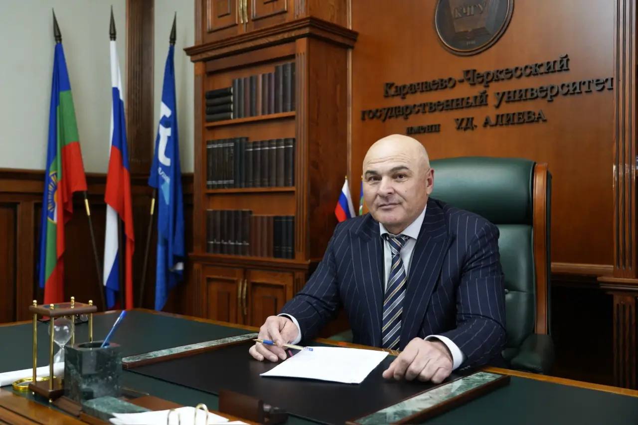 Исполняющим обязанности ректора КЧГУ имени У. Д. Алиева назначен кандидат экономических наук, доцент Умар Узденов