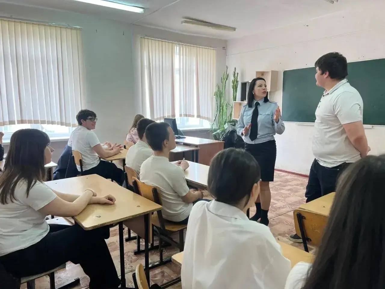 В целях сокращения дорожно-транспортных происшествий с участием несовершеннолетних водителей, управляющих транспортными средствами без соответствующего права, сотрудниками Госавтоинспекции Отдела МВД России по г. Черкесску... В целях сокращения дорожно-транспортных происшествий с участием несовершеннолетних водителей, управляющих транспортными средствами без соответствующего права, сотрудниками Госавтоинспекции Отдела МВД России по г. Черкесску...