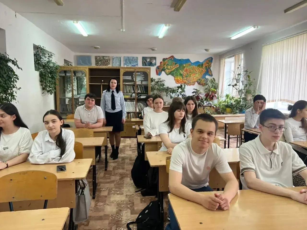 В целях сокращения дорожно-транспортных происшествий с участием несовершеннолетних водителей, управляющих транспортными средствами без соответствующего права, сотрудниками Госавтоинспекции Отдела МВД России по г. Черкесску... В целях сокращения дорожно-транспортных происшествий с участием несовершеннолетних водителей, управляющих транспортными средствами без соответствующего права, сотрудниками Госавтоинспекции Отдела МВД России по г. Черкесску...