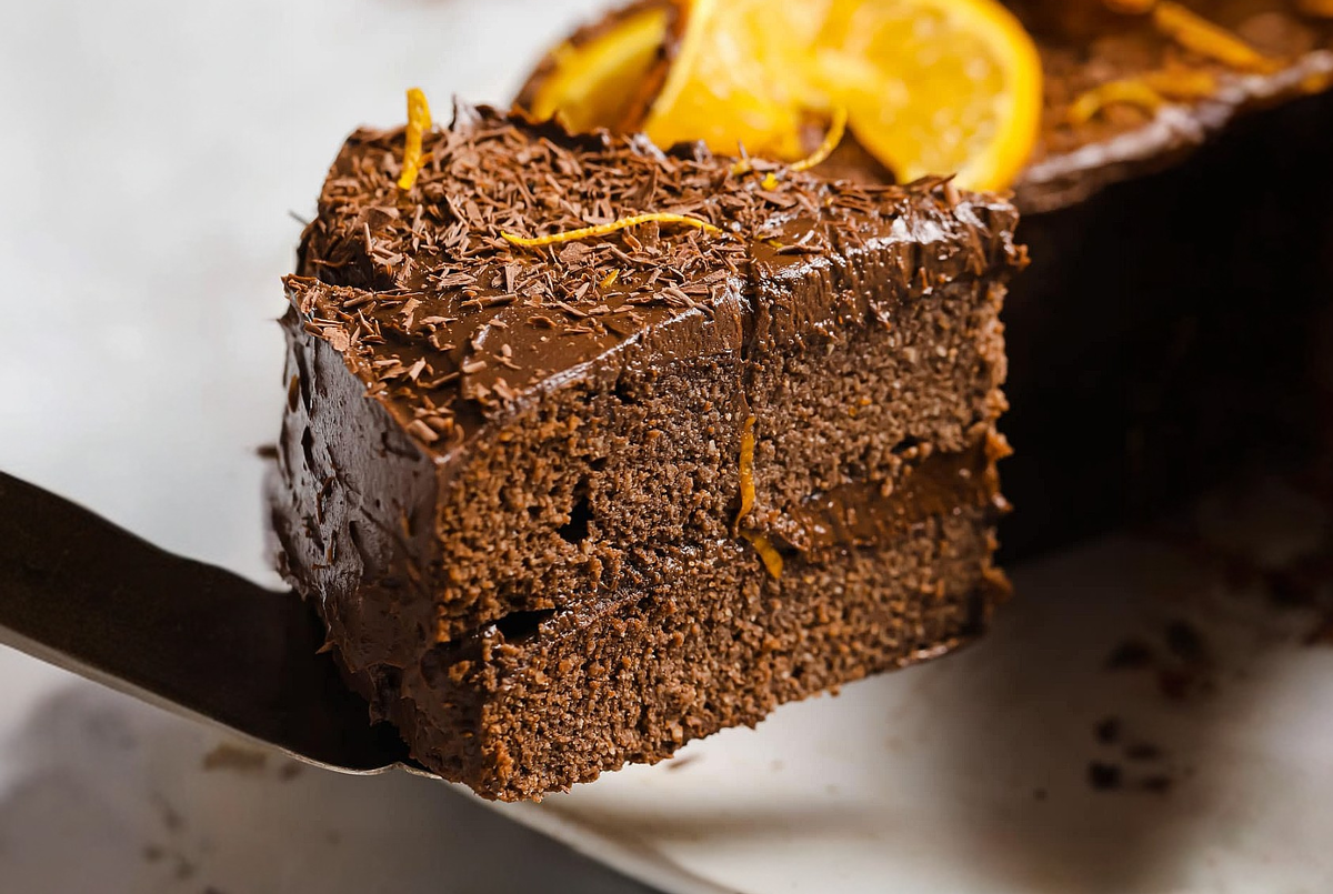 Незаурядный шоколадно-апельсиновый торт без углеводов: как угостить себя полезным десертом