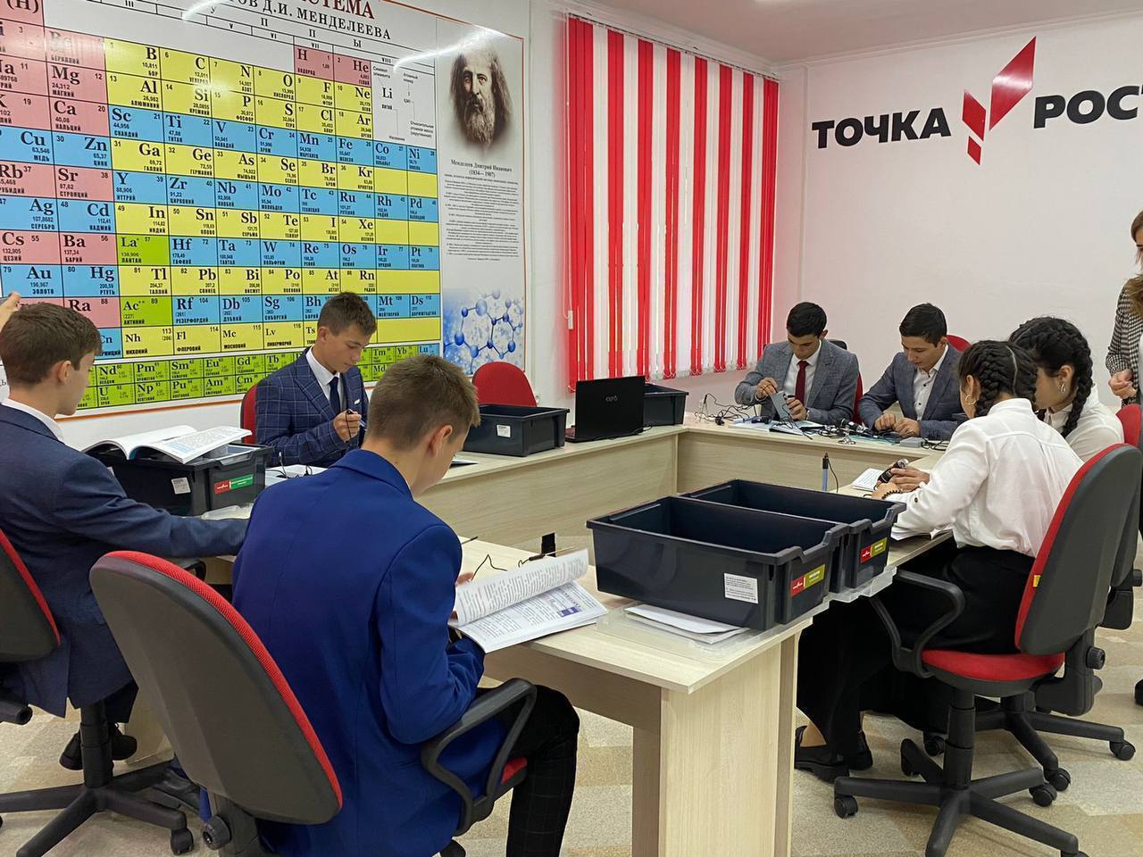 Рашид Темрезов: В республике успешно функционируют 150 центров «Точка роста», созданных в рамках нацпроекта «Образование» Рашид Темрезов: В республике успешно функционируют 150 центров «Точка роста», созданных в рамках нацпроекта «Образование»