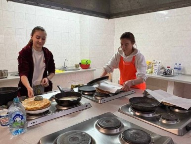 Встреча весны: Масленица в студенческом общежитии Пироговского Университета