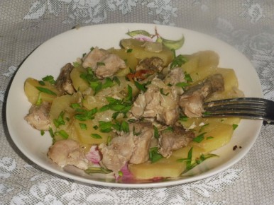 Насыщенный вкус: идеальное мясо с картошкой, запеченное в фольге