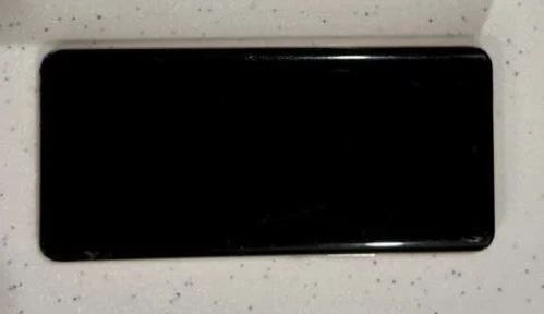 Одна украла, второй купил. В отношении 19-летнего жителя Черкесска, предположительно купившего краденный телефон, заведено уголовное дело