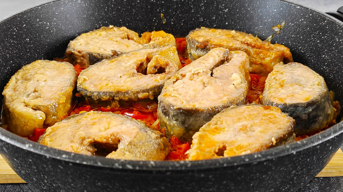 Непревзойденный обед: как приготовить рыбу с овощами на сковороде