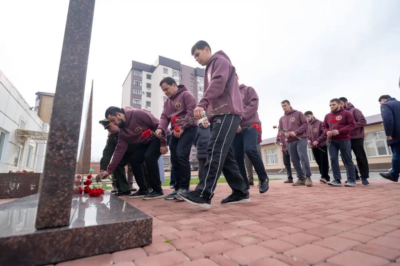 Рашид Темрезов: Более 350 студентов медицинского института СКГА стали волонтерами в Ростовском военном госпитале Рашид Темрезов: Более 350 студентов медицинского института СКГА стали волонтерами в Ростовском военном госпитале