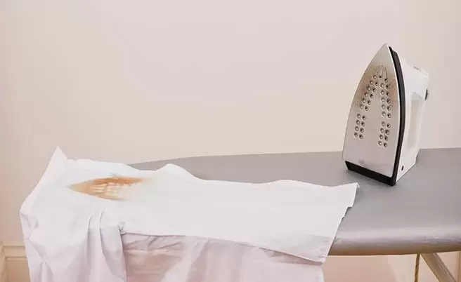 Как избежать беды с утюгом: секреты чистоты и долговечности