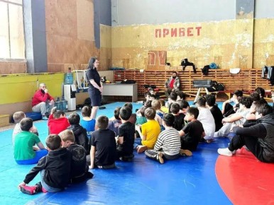 В целях профилактики дорожно-транспортных происшествий с участием несовершеннолетних сотрудниками Госавтоинспекции Отдела МВД России по г. Черкесску в спортивной школе № 6 г. Черкесска проведена профилактическая беседа с...