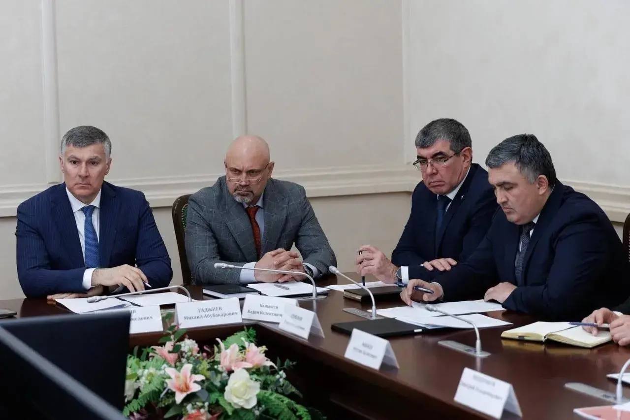 Руководитель республиканской Госавтоинспекции Рамазан Шилибиев и начальник отделения Следственного управления МВД по КЧР Людмила Маликова приняли участие в межведомственном совещании, посвященном вопросам обязательного... Руководитель республиканской Госавтоинспекции Рамазан Шилибиев и начальник отделения Следственного управления МВД по КЧР Людмила Маликова приняли участие в межведомственном совещании, посвященном вопросам обязательного...