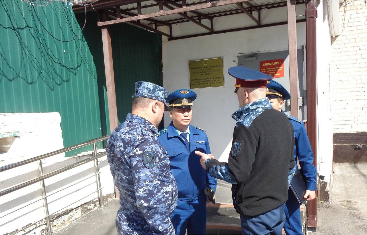 Первый заместитель прокурора Карачаево-Черкесской Республики Санал Бахников провел проверку следственного изолятора Первый заместитель прокурора Карачаево-Черкесской Республики Санал Бахников провел проверку следственного изолятора
