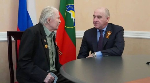 Глава Карачаево-Черкесии Рашид Темрезов поздравил со 100-летним юбилеем Виталия Гавриловича Зорина, ветерана Великой Отечественной войны, почётного жителя республики, кавалера ордена «За заслуги перед КЧР»