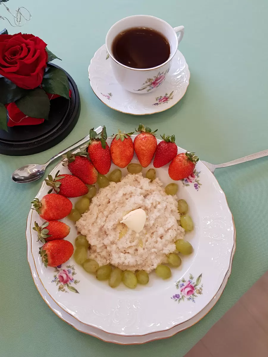 Ячневая каша на молоке с корицей: простое блюдо для уютного завтрака