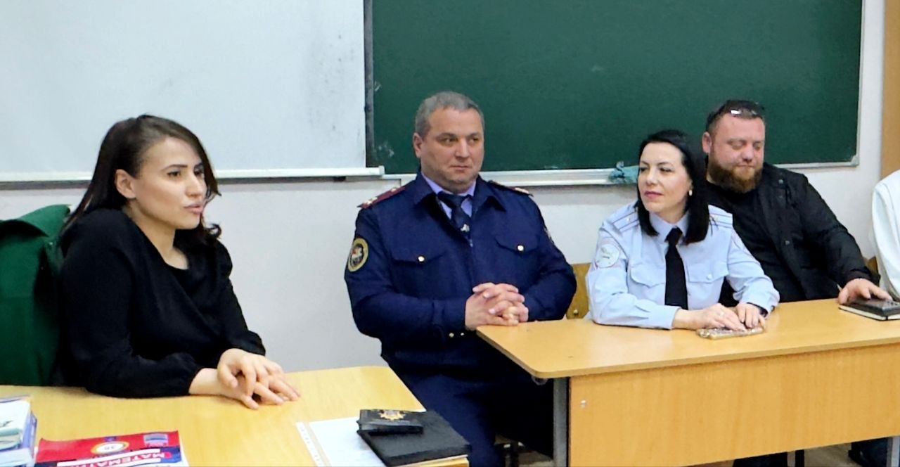 Представители регионального следственного управления провели «Урок мужества» с обучающимися подшефного профильного класса, посвященный Международному дню освобождения узников фашистских концлагерей