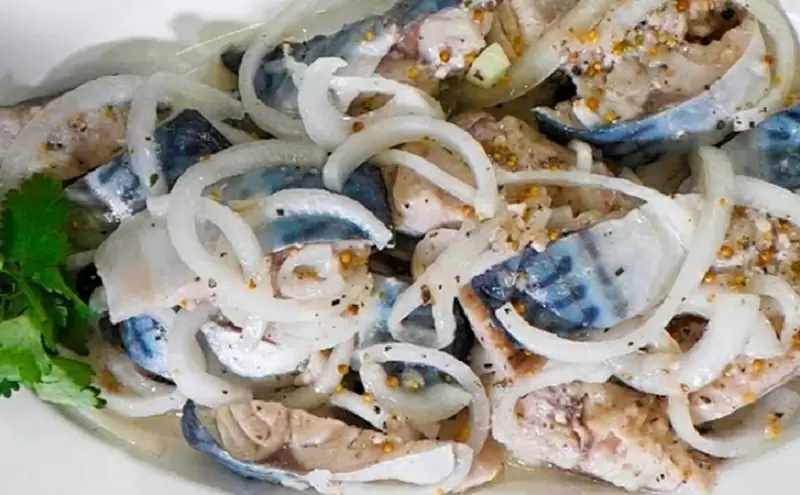 Сугудай на новогоднем столе: быстрое и вкусное угощение из рыбы