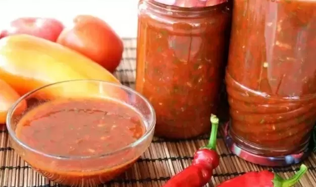 Погружение в мир грузинской кухни: соус сацебели