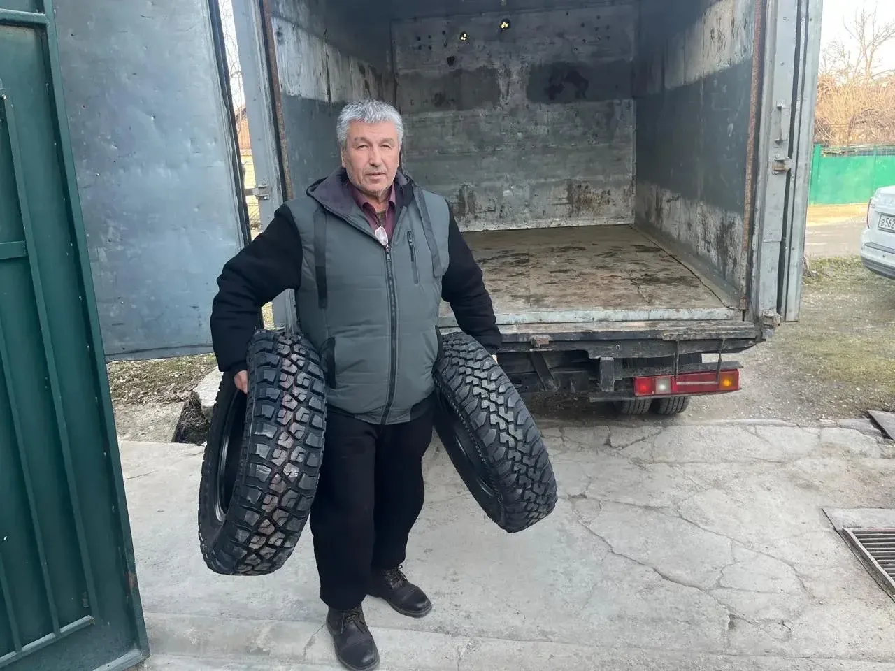 От Никольского собора Черкесска - с заботой и поддержкой для бойцов СВО От Никольского собора Черкесска - с заботой и поддержкой для бойцов СВО