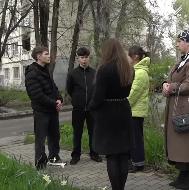 Герои среди нас. Вечером 23 марта Саид-Али Берсанов и Кирилл Дудник просто шли по своим делам, когда их внимание привлек странный отблеск: в окне второго этажа дома на улице Лободина, одной из пятиэтажек, едва заметно...