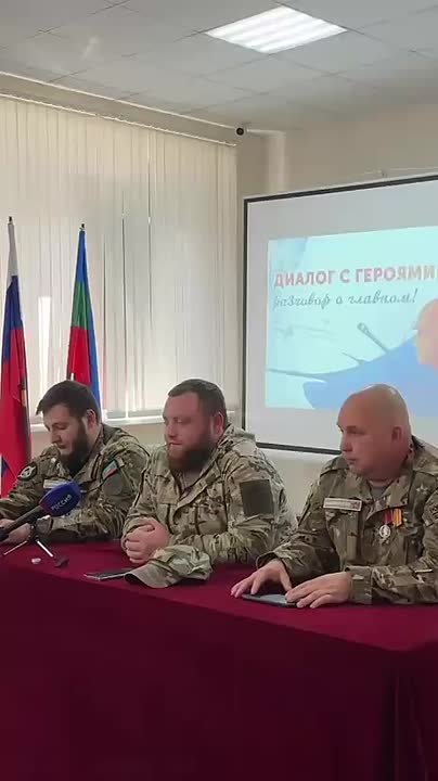 В Центре «Авангард» состоялась встреча с участниками специальной военной операции в рамках проекта «Диалоги с героями»