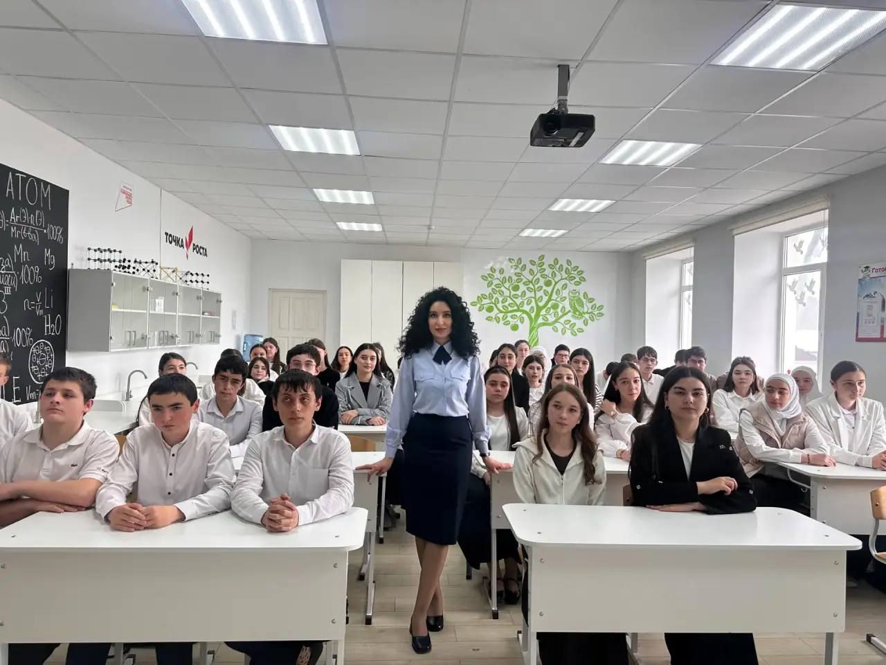 За прошедшую неделю сотрудники Центра по противодействию экстремизму провели цикл мероприятий с учащимися образовательных учреждений Хабезского и Усть-Джегутинского районов, направленных на профилактику вовлечения... За прошедшую неделю сотрудники Центра по противодействию экстремизму провели цикл мероприятий с учащимися образовательных учреждений Хабезского и Усть-Джегутинского районов, направленных на профилактику вовлечения...
