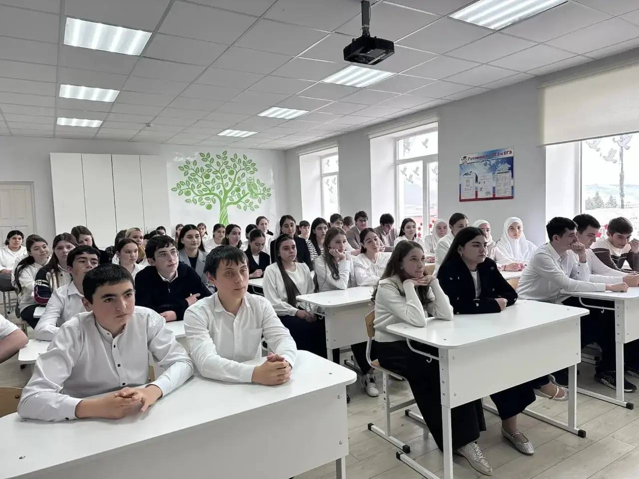 За прошедшую неделю сотрудники Центра по противодействию экстремизму провели цикл мероприятий с учащимися образовательных учреждений Хабезского и Усть-Джегутинского районов, направленных на профилактику вовлечения... За прошедшую неделю сотрудники Центра по противодействию экстремизму провели цикл мероприятий с учащимися образовательных учреждений Хабезского и Усть-Джегутинского районов, направленных на профилактику вовлечения...