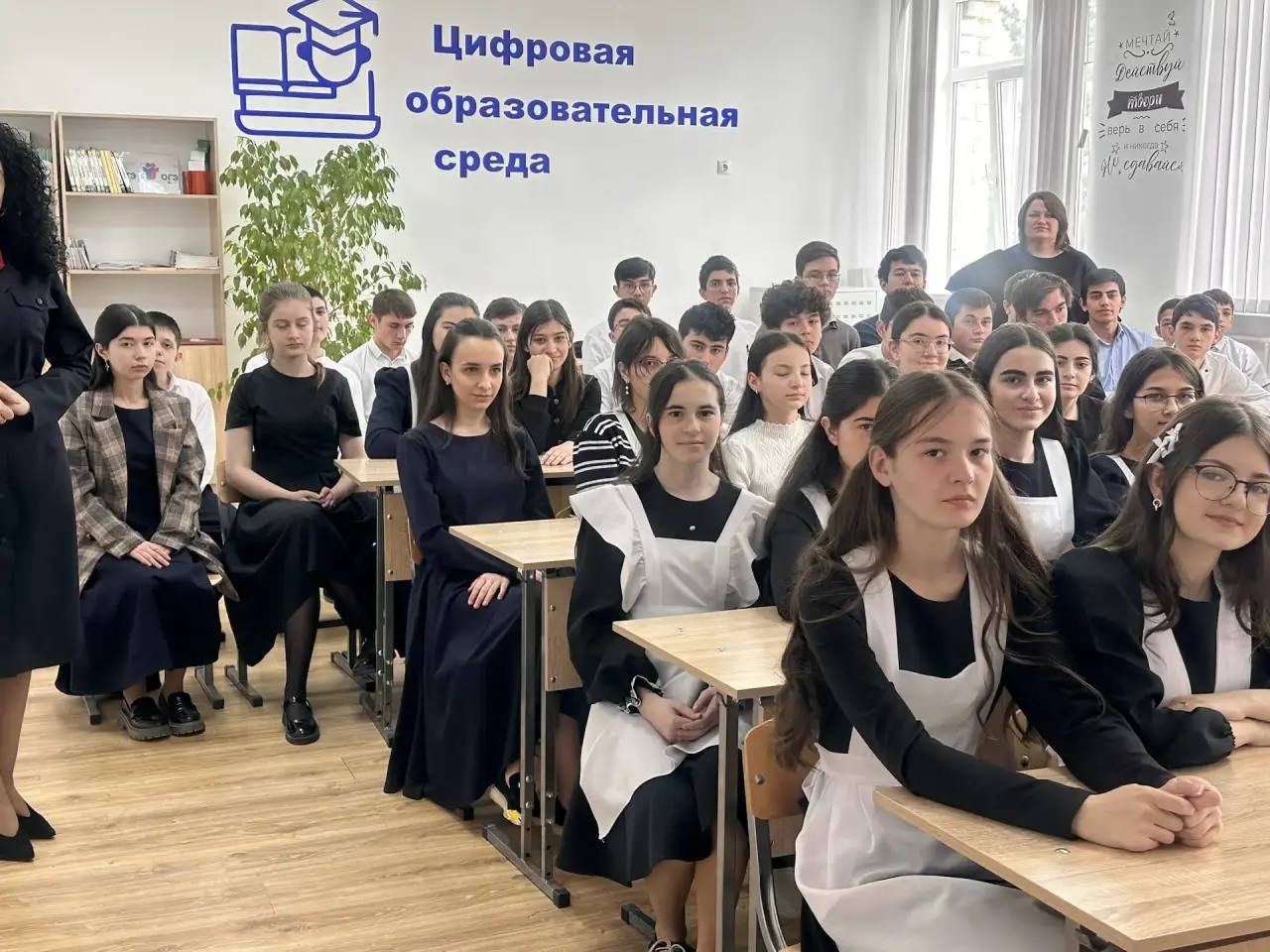 За прошедшую неделю сотрудники Центра по противодействию экстремизму провели цикл мероприятий с учащимися образовательных учреждений Хабезского и Усть-Джегутинского районов, направленных на профилактику вовлечения... За прошедшую неделю сотрудники Центра по противодействию экстремизму провели цикл мероприятий с учащимися образовательных учреждений Хабезского и Усть-Джегутинского районов, направленных на профилактику вовлечения...