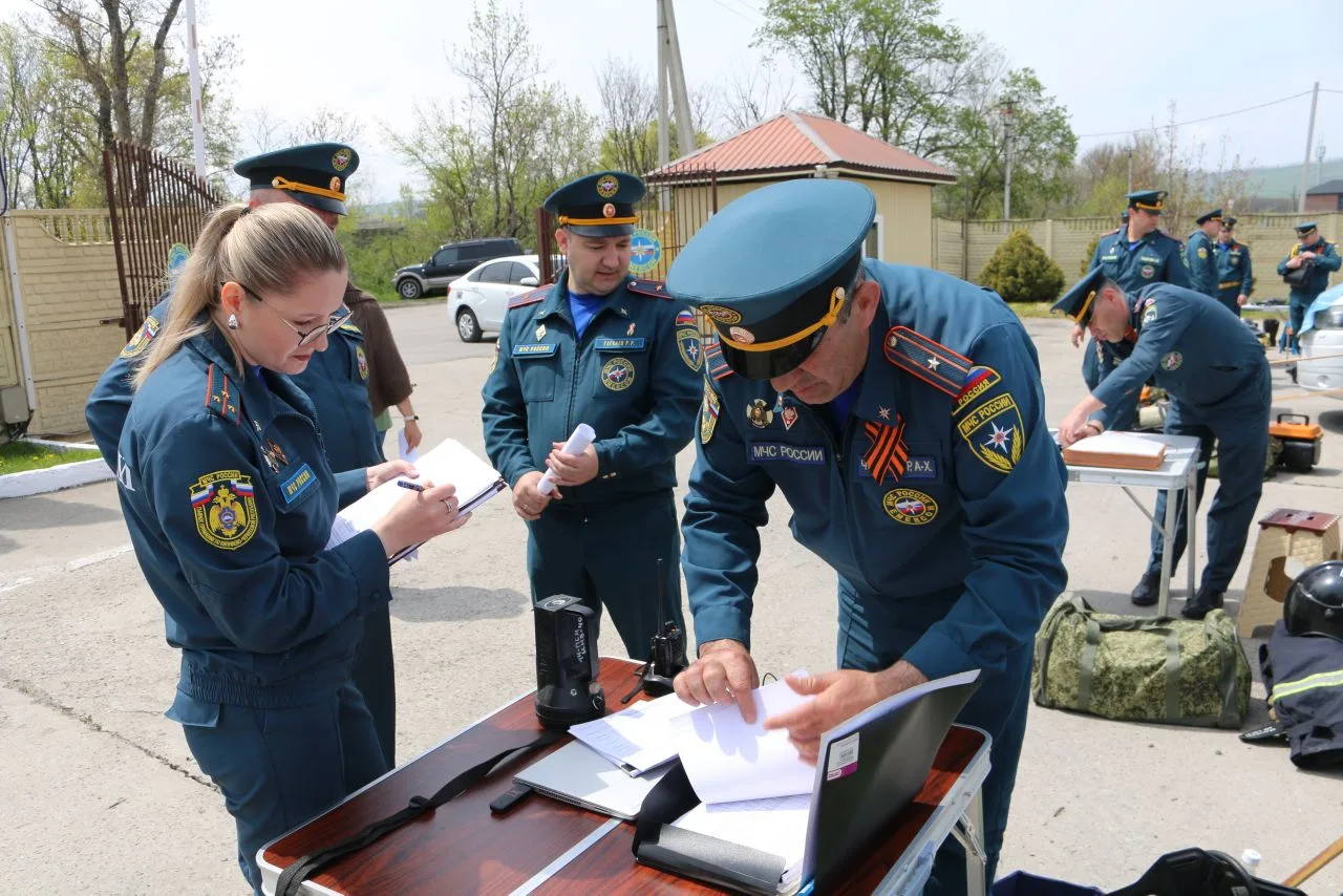 В Карачаево-Черкесии провели смотр готовности оперативных групп местных пожарно-спасательных гарнизонов В Карачаево-Черкесии провели смотр готовности оперативных групп местных пожарно-спасательных гарнизонов