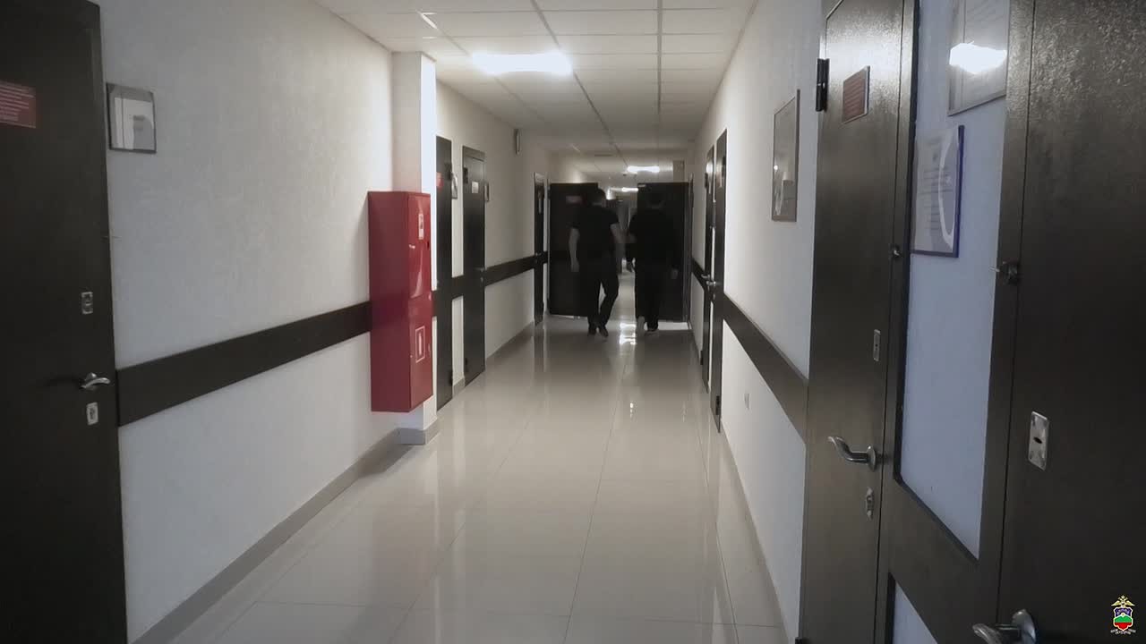 Сотрудники полиции Карачаево-Черкесии вычислили курьера мошенников, похитивших у пенсионера 2,6 млн рублей