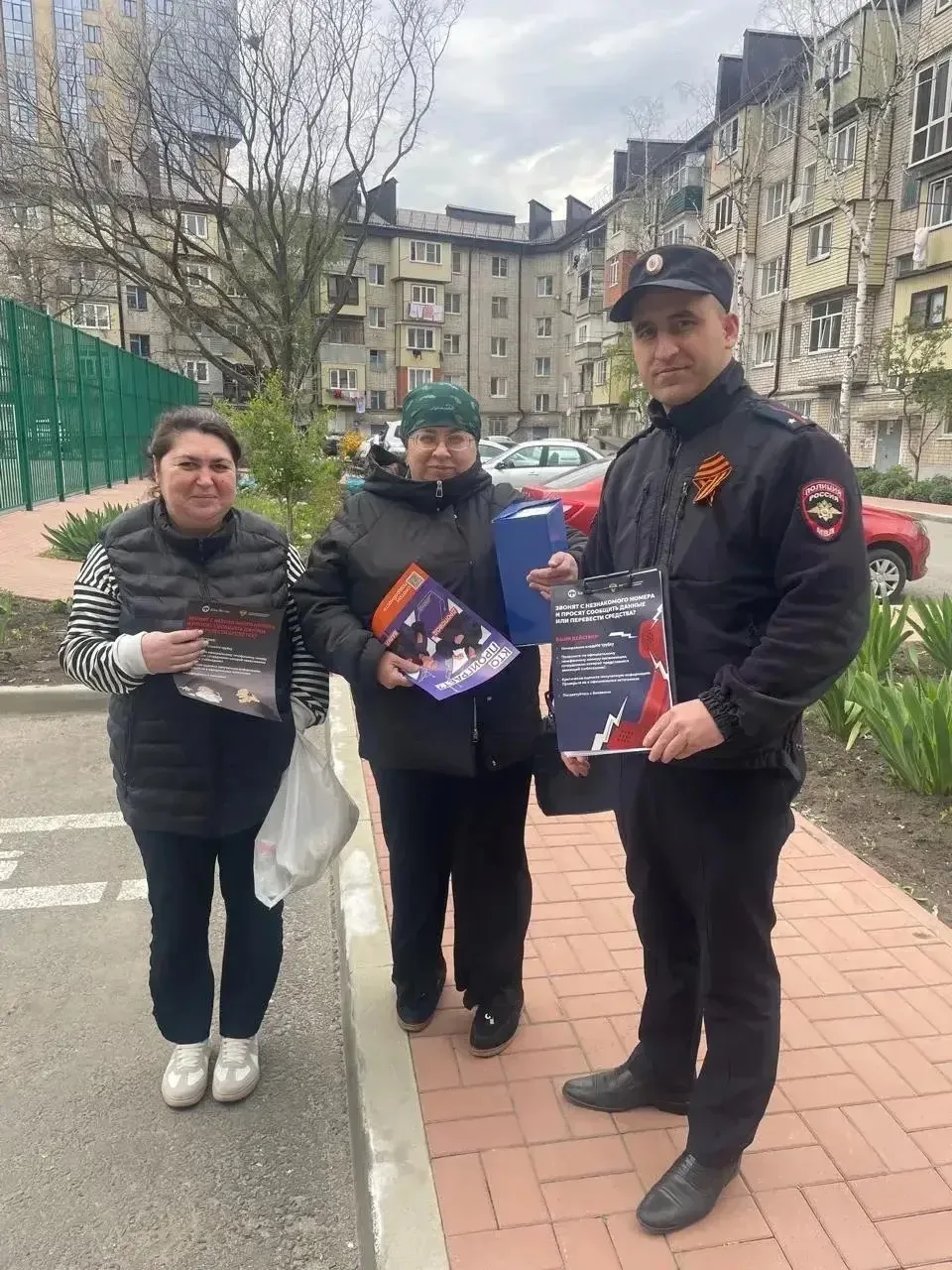 В рамках оперативно-профилактического мероприятия «Участок» участковые уполномоченные полиции Отдела МВД России по г. Черкесску провели профилактические беседы с жителями и гостями республиканского центра