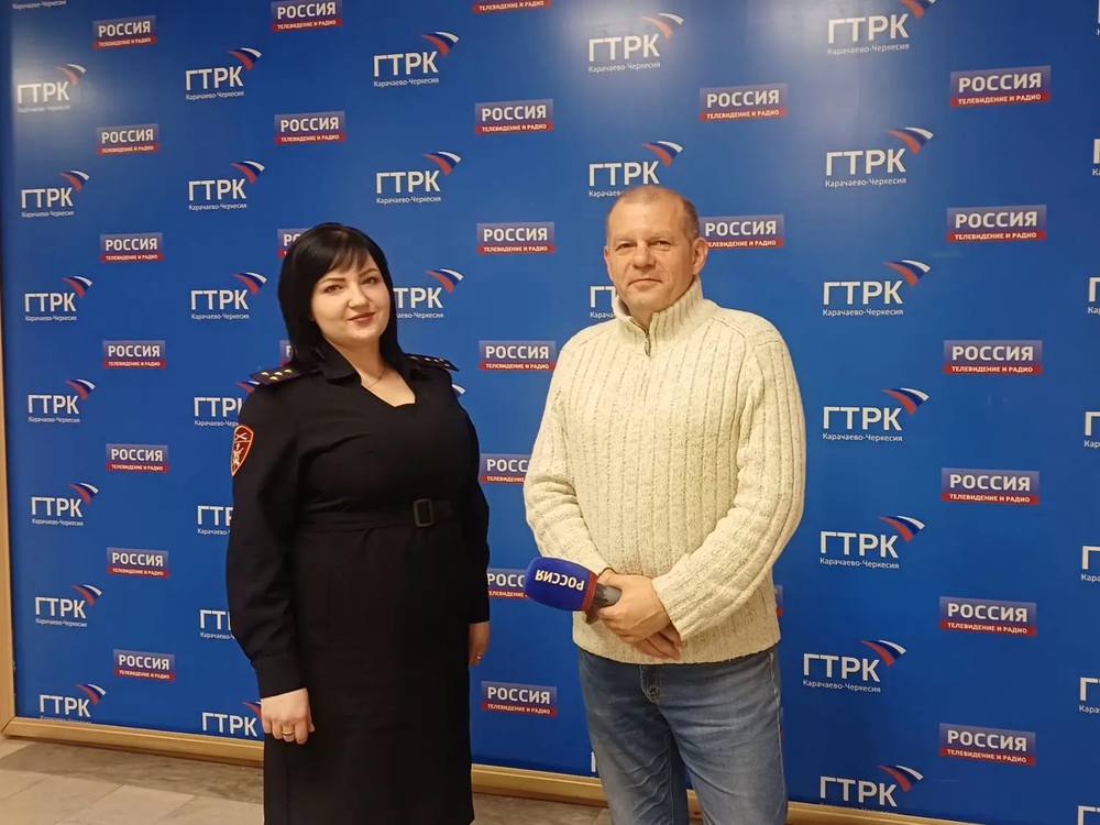 В рамках ведомственной телерубрики «В гостях у Росгвардии» состоялась встреча капитана юстиции Ольги Майоровой с журналистом ГТРК «Карачаево-Черкесия» Артуром Мхце