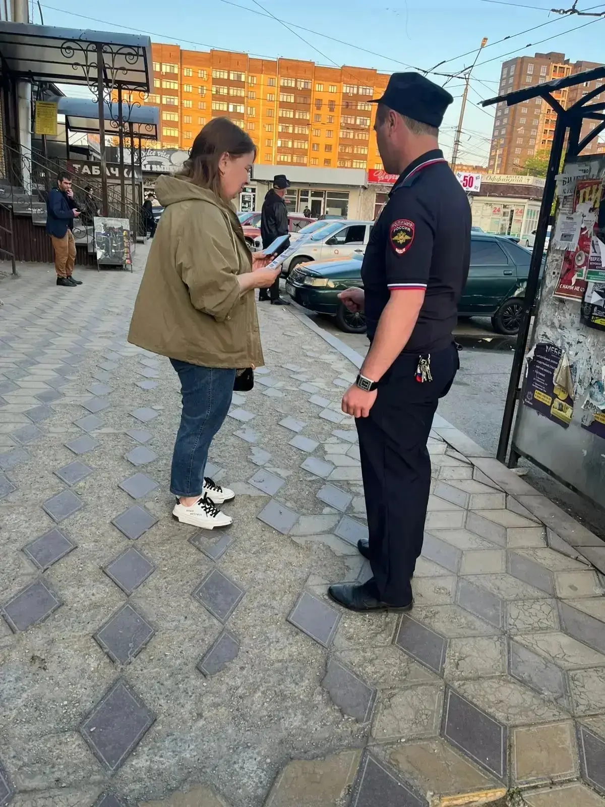 В рамках оперативно-профилактического мероприятия «Участок» участковые уполномоченные полиции Отдела МВД России по г. Черкесску провели профилактические беседы с жителями и гостями республиканского центра В рамках оперативно-профилактического мероприятия «Участок» участковые уполномоченные полиции Отдела МВД России по г. Черкесску провели профилактические беседы с жителями и гостями республиканского центра