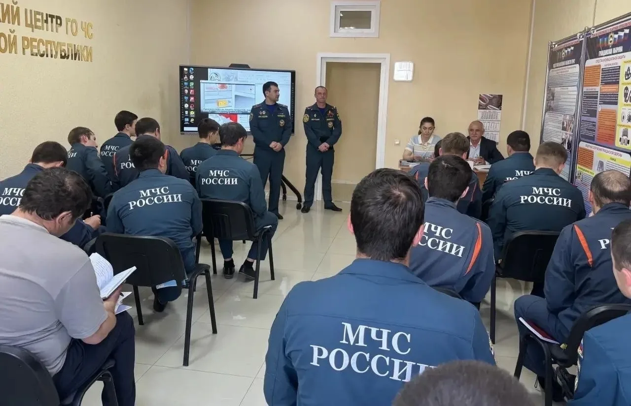 Пожарные прошли обучение по профессиональной подготовке Пожарные прошли обучение по профессиональной подготовке