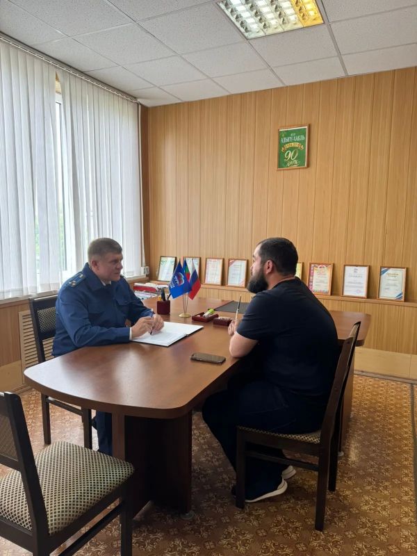 Состоялся прием жителей Адыге-Хабльского и Ногайского районов заместителем прокурора Карачаево-Черкесской Республики Дмитрием Кривошеевым