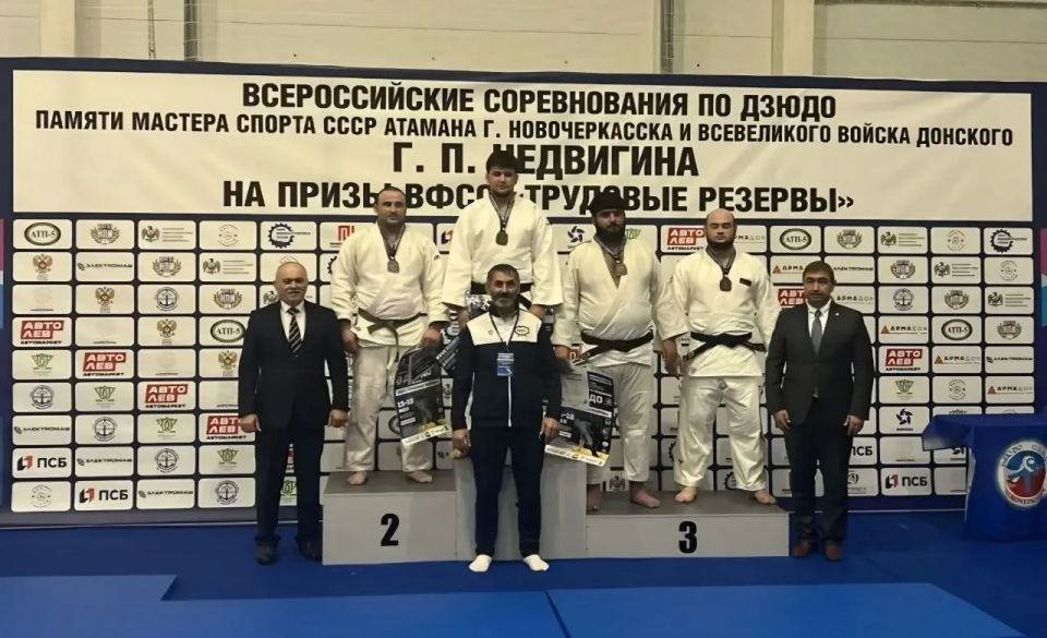 Спортсмены из КЧР завоевали 4 медали Всероссийских соревнований по дзюдо Спортсмены из КЧР завоевали 4 медали Всероссийских соревнований по дзюдо
