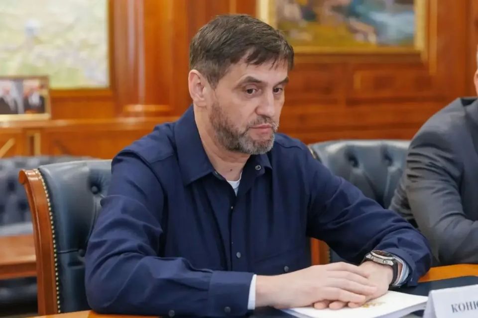 Рашид Темрезов: Добрый день! Сегодня в Карачаево-Черкесию с рабочей поездкой прибыл заместитель Министра энергетики РФ Петр Конюшенко Рашид Темрезов: Добрый день! Сегодня в Карачаево-Черкесию с рабочей поездкой прибыл заместитель Министра энергетики РФ Петр Конюшенко