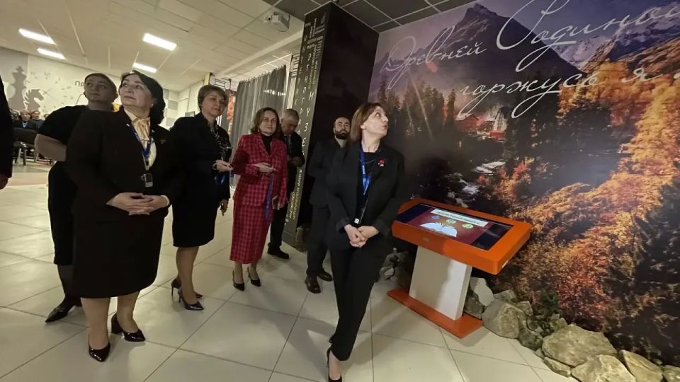 В Центре дополнительного образования детей состоялось торжественное открытие образовательного музейного комплекса «Перекрёсток эпох» В Центре дополнительного образования детей состоялось торжественное открытие образовательного музейного комплекса «Перекрёсток эпох»