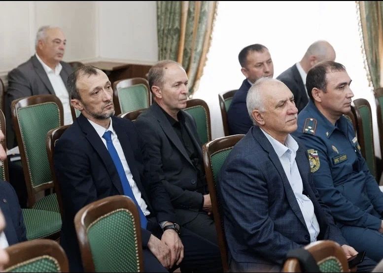 Сегодня у под председательством вице-премьера КЧР Михаила Гаджиева состоялось заседание Комиссии по предупреждению и ликвидации чрезвычайных ситуаций и обеспечению пожарной безопасности КЧР Сегодня у под председательством вице-премьера КЧР Михаила Гаджиева состоялось заседание Комиссии по предупреждению и ликвидации чрезвычайных ситуаций и обеспечению пожарной безопасности КЧР